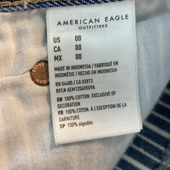 💚 American Eagle | 90s Boyfriend Striped Distressed Denim Shorts - 00 - Picture 6 of 7